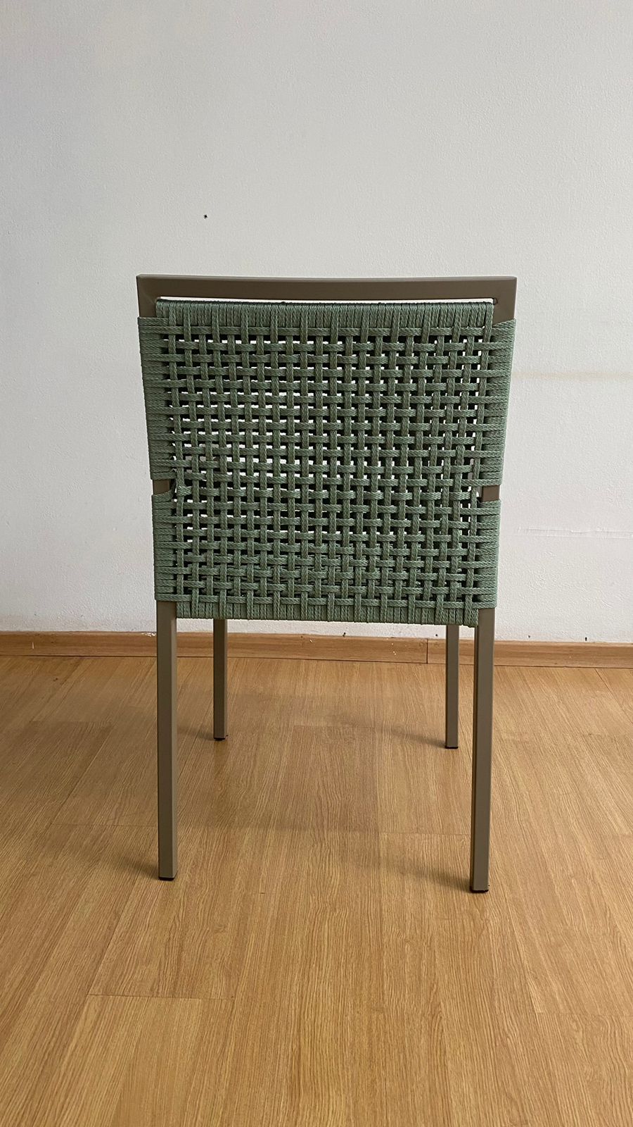 CADEIRA DELI EM ALUMINIO E CORDA NAUTICA COM BRAÇOS - Imagem 4