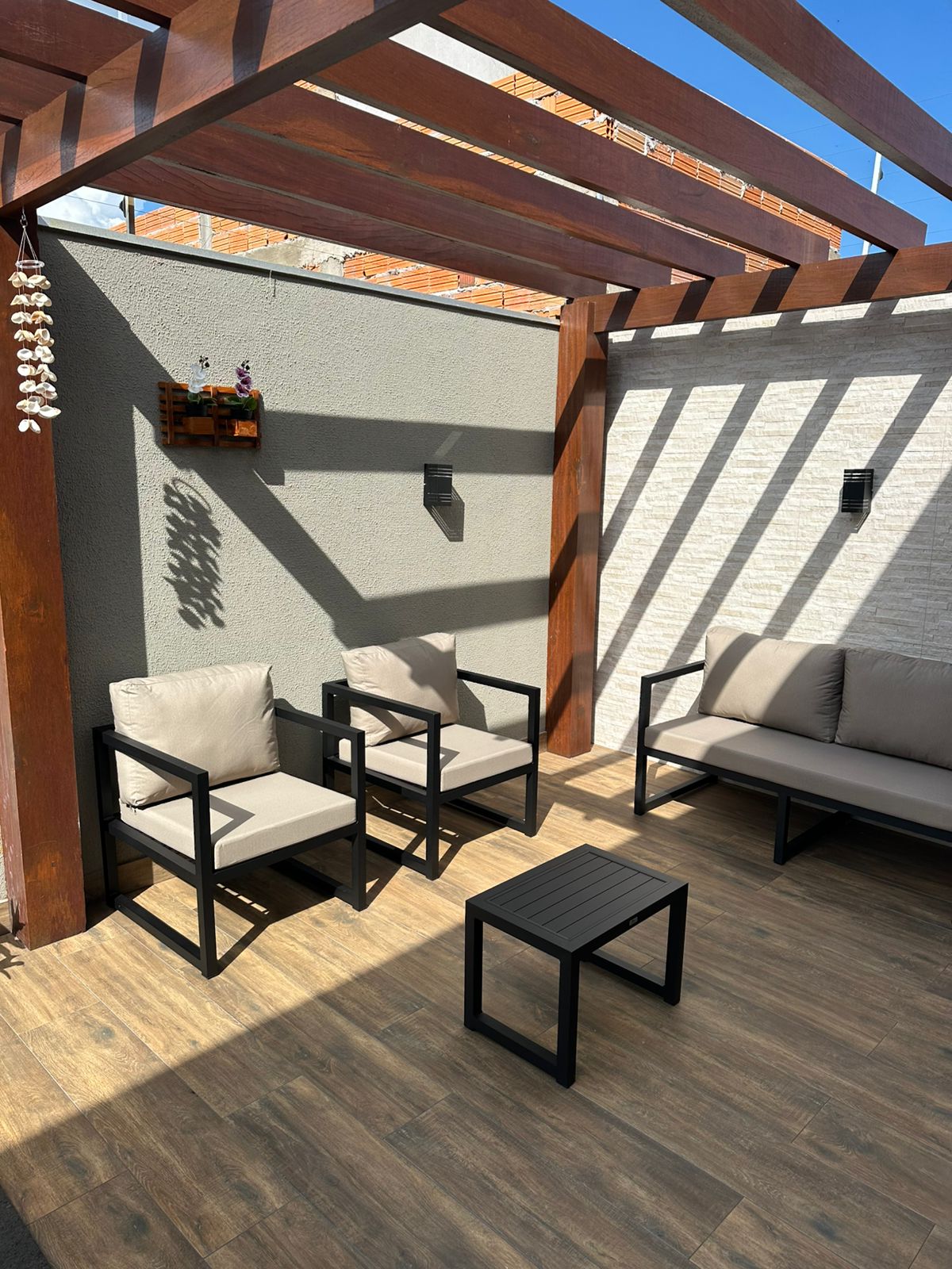 MESA DE CENTRO MYKONOS EM ALUMINIO RIPADO - Imagem 4